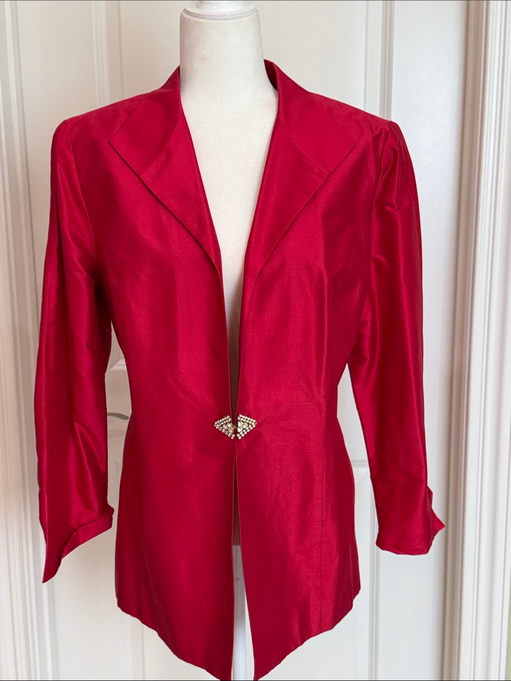 Elegant Women's Red Silk Evening Holiday Christmas Blazer